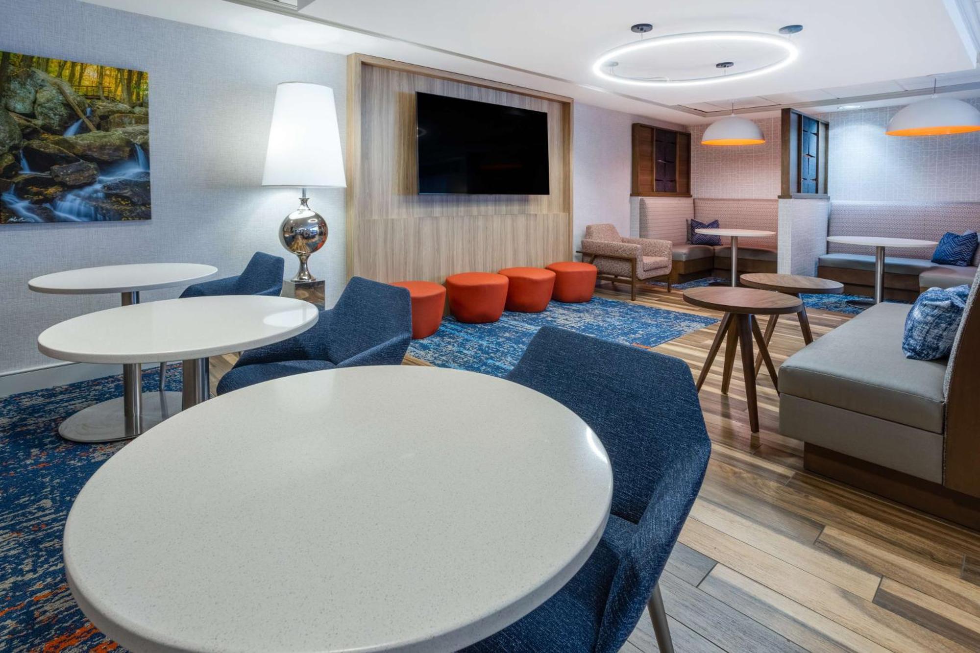 Hampton Harriman Woodbury Hotel 3*